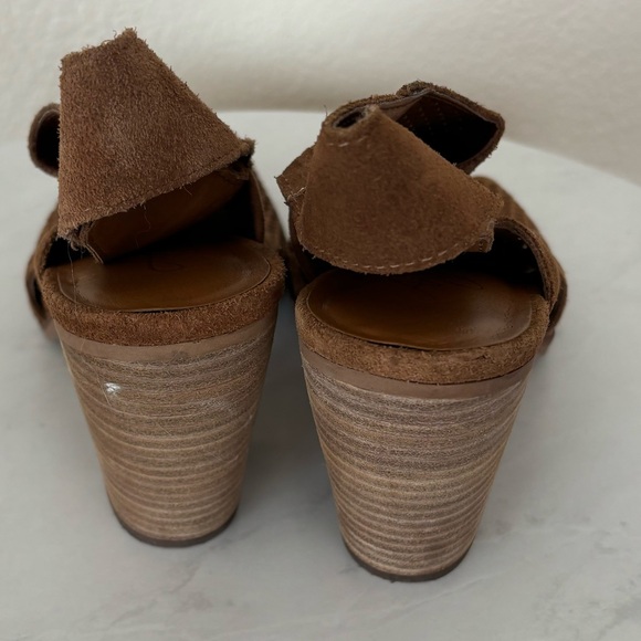 Leather and suede heeled sandals - Picture 3 of 5